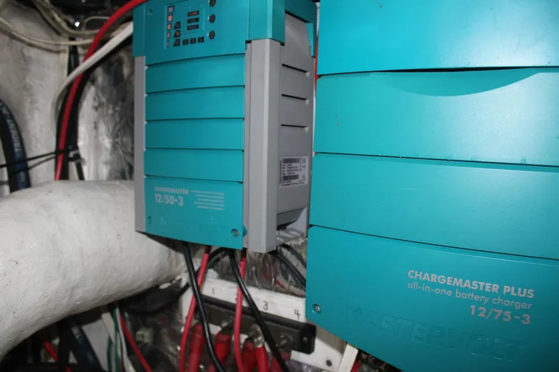 Slide: The Image of 50 ft Ocean Alexander - Battery Chargers - 5529452