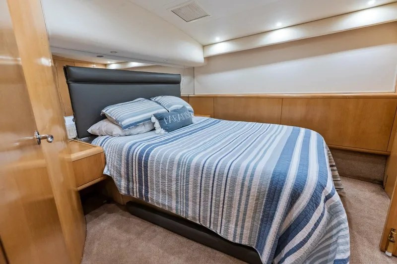 Slide: The Image of Hatteras 60 Convertible 1999 - 5532923