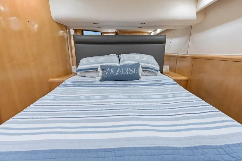 Slide: The Image of Hatteras 60 Convertible 1999 - 5532924