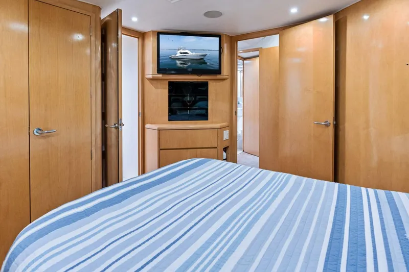 Slide: The Image of Hatteras 60 Convertible 1999 - 5532925