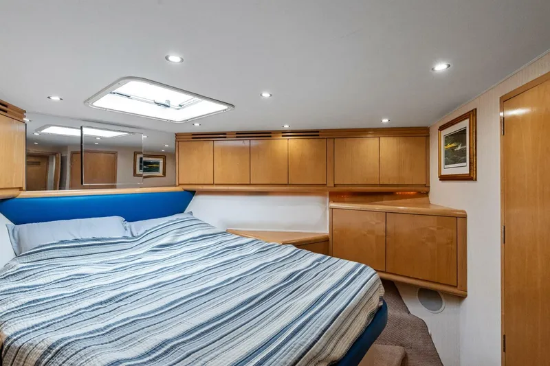 Slide: The Image of Hatteras 60 Convertible 1999 - 5532933