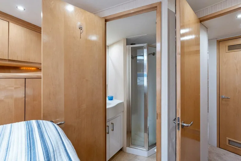 Slide: The Image of Hatteras 60 Convertible 1999 - 5532934