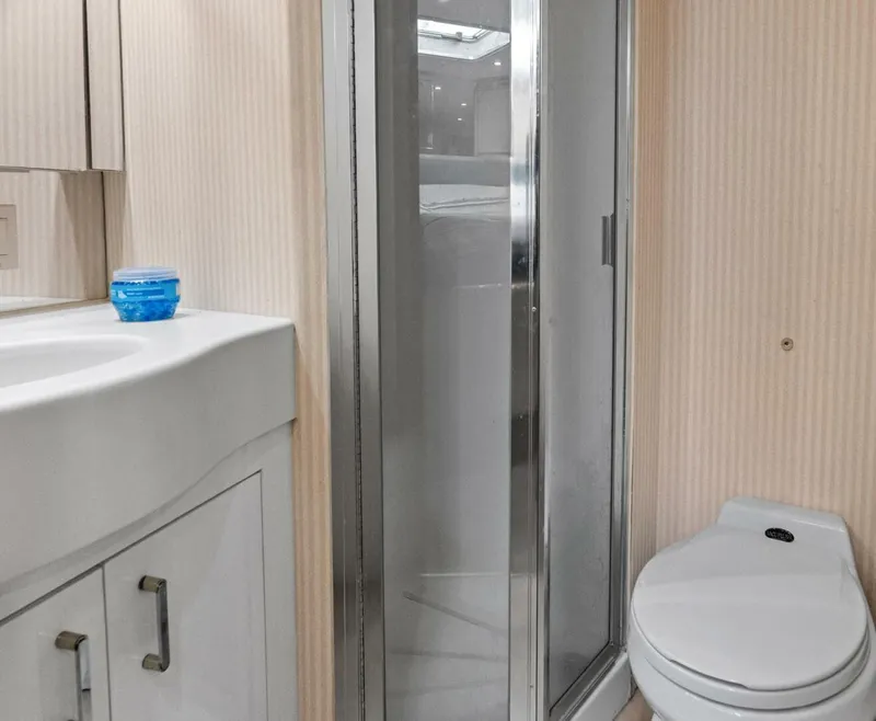 Slide: The Image of Hatteras 60 Convertible 1999 - 5532935