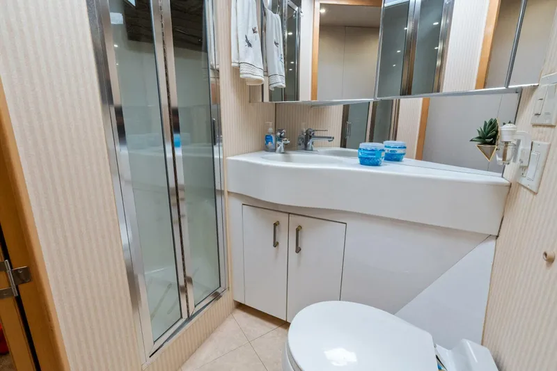 Slide: The Image of Hatteras 60 Convertible 1999 - 5532941