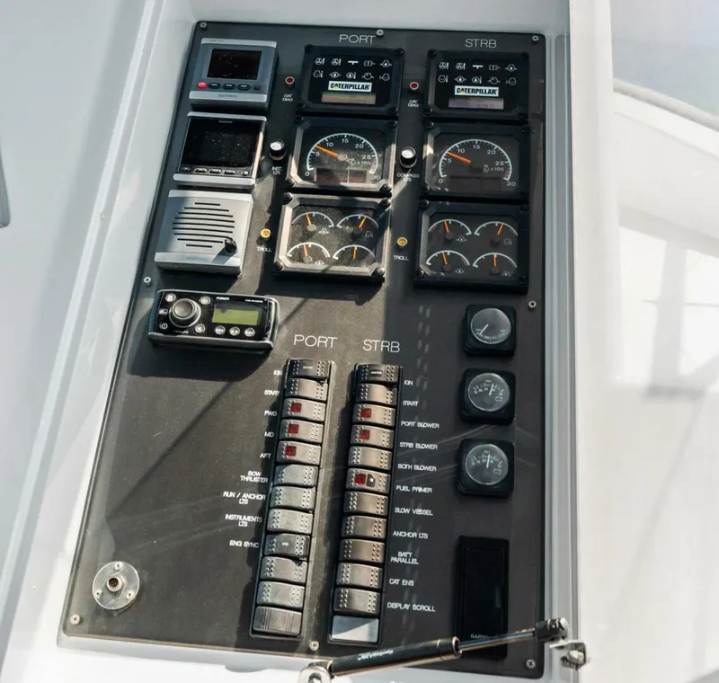 Slide: The Image of Hatteras 60 Convertible 1999 - 5532950