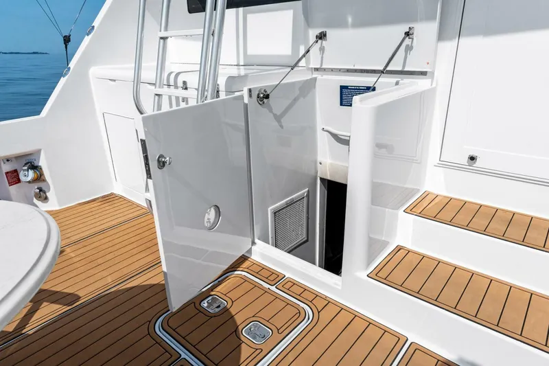 Slide: The Image of Hatteras 60 Convertible 1999 - 5532958