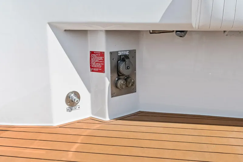 Slide: The Image of Hatteras 60 Convertible 1999 - 5532964