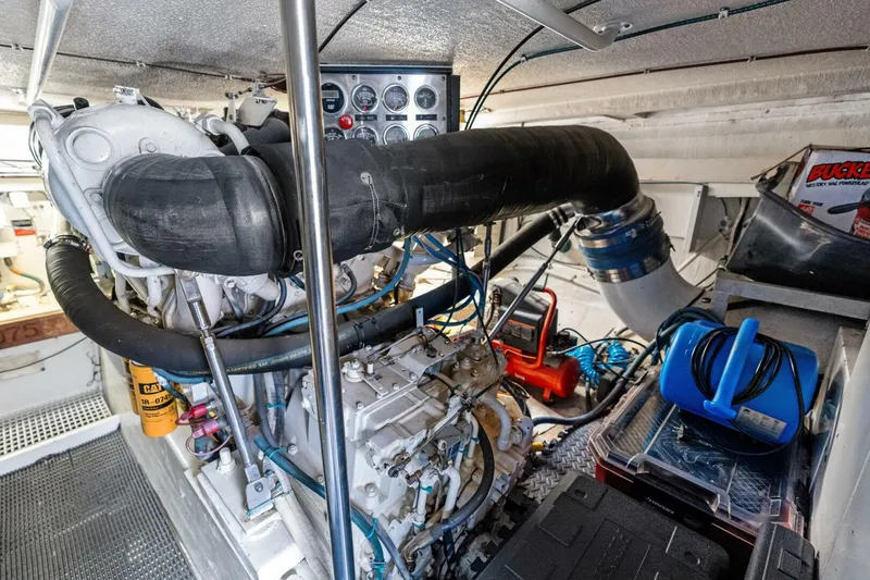 Slide: The Image of Hatteras 60 Convertible 1999 - 5532968