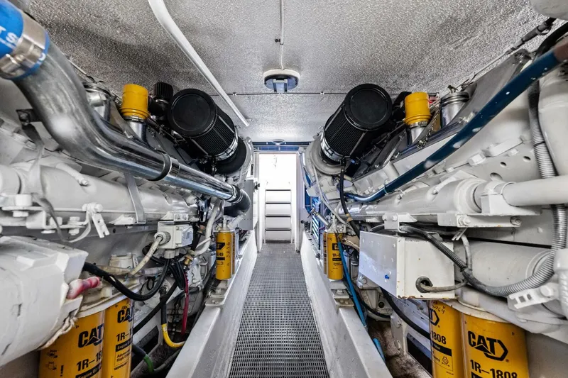 Slide: The Image of Hatteras 60 Convertible 1999 - 5532971