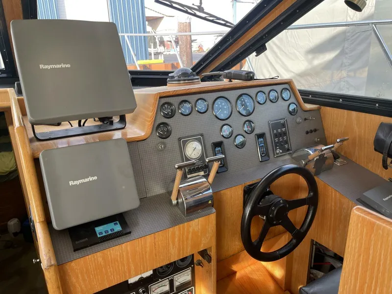 Slide: The Image of Tollycraft EY440 1988 - 5874334