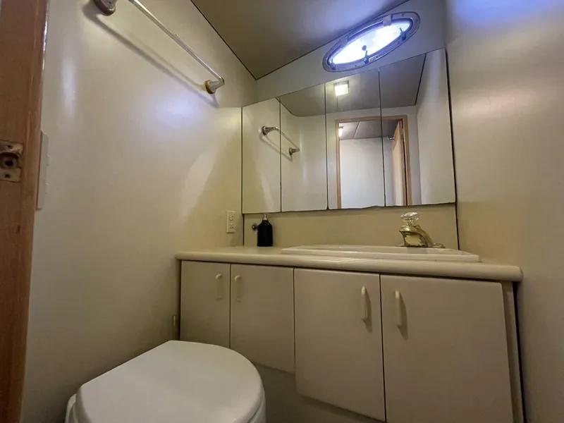 Slide: The Image of Tollycraft EY440 1988 - 5874317