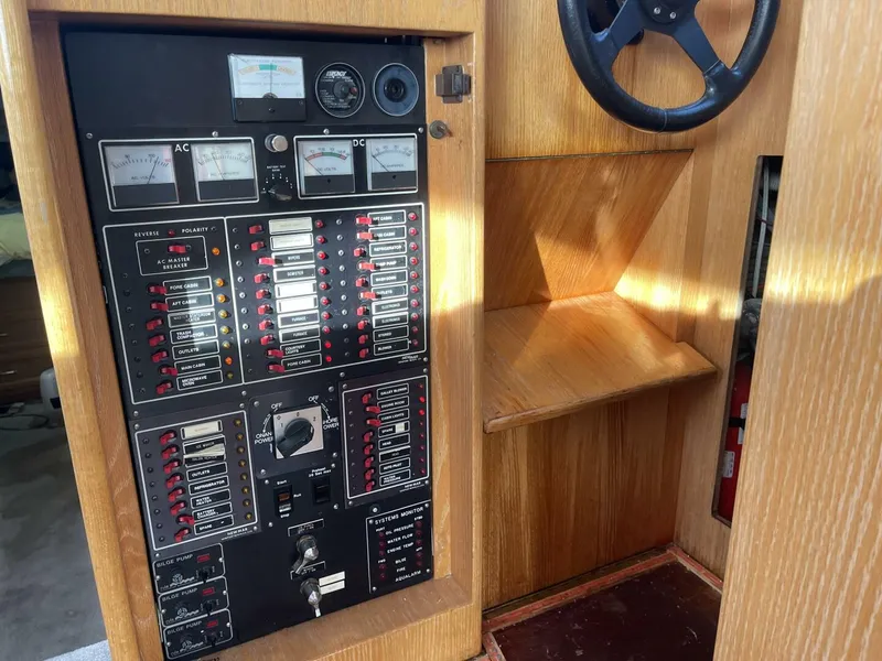 Slide: The Image of Tollycraft EY440 1988 - 5874333