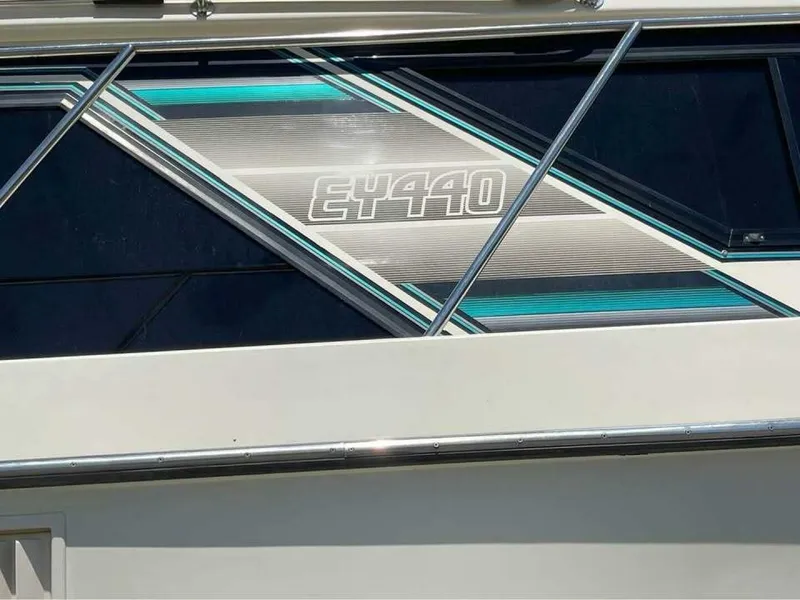 Slide: The Image of Tollycraft EY440 1988 - 5529853