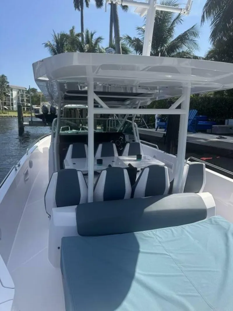 Slide: The Image of Axopar 37 Sun Top 2024 - 5544609