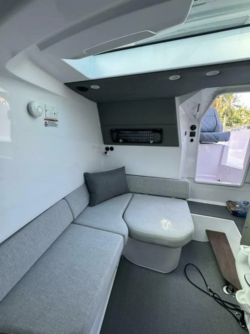 Slide: The Image of Axopar 37 Sun Top 2024 - 5544616