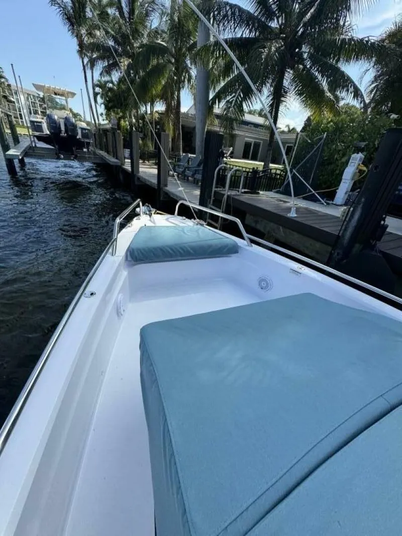 Slide: The Image of Axopar 37 Sun Top 2024 - 5544623