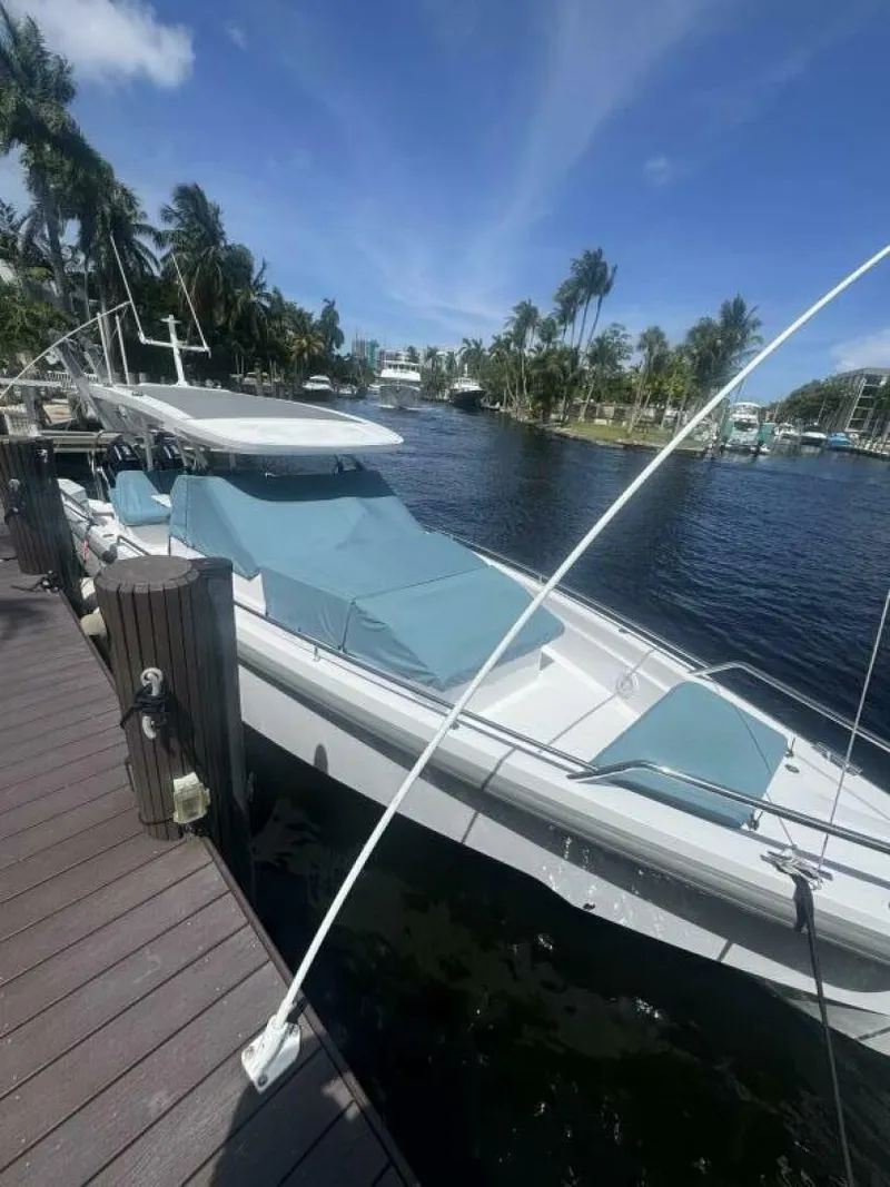 Slide: The Image of Axopar 37 Sun Top 2024 - 5565047