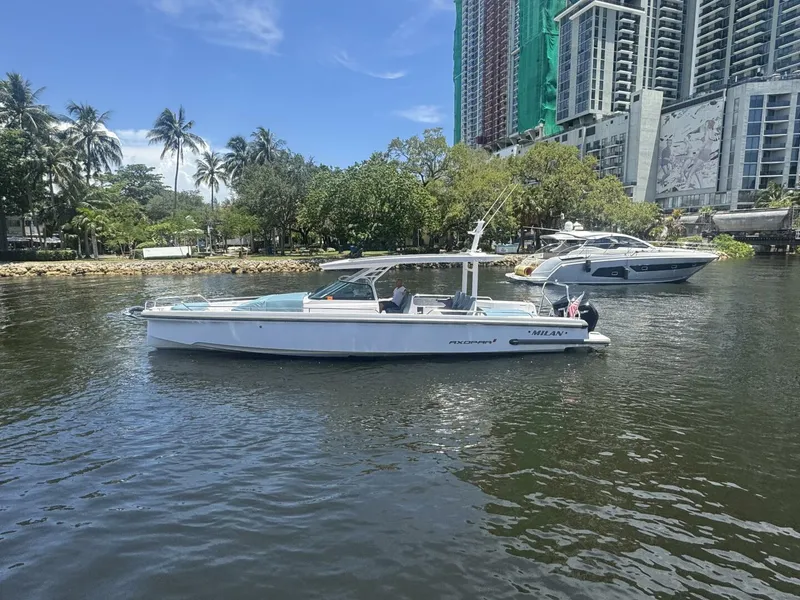 Slide: The Image of Axopar 37 Sun Top 2024 - 5544576