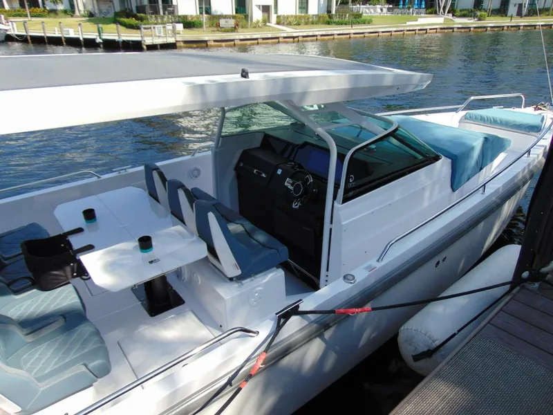 Slide: The Image of Axopar 37 Sun Top 2024 - 5544580