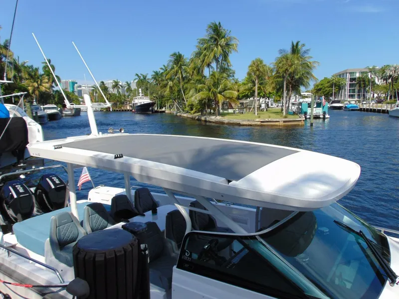 Slide: The Image of Axopar 37 Sun Top 2024 - 5544584