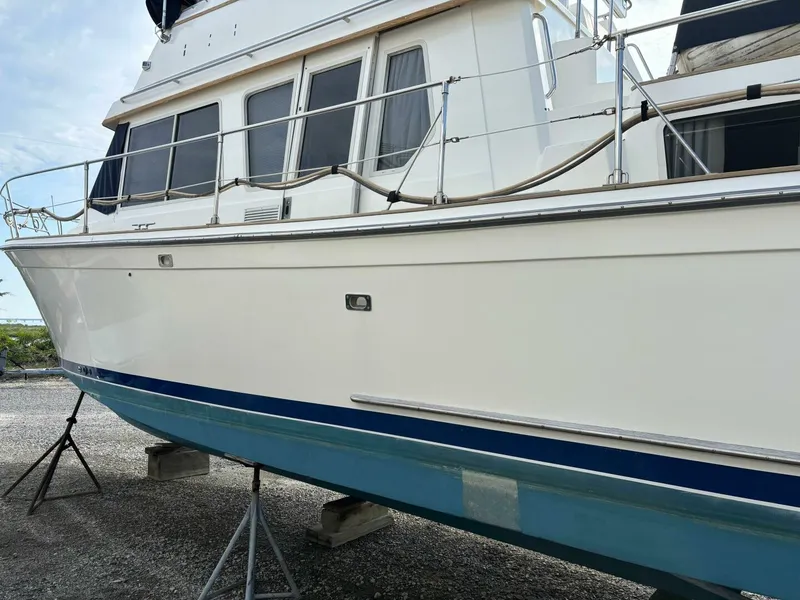 Slide: The Image of Sabreline 36 Fast Trawler 1989 - 5531616