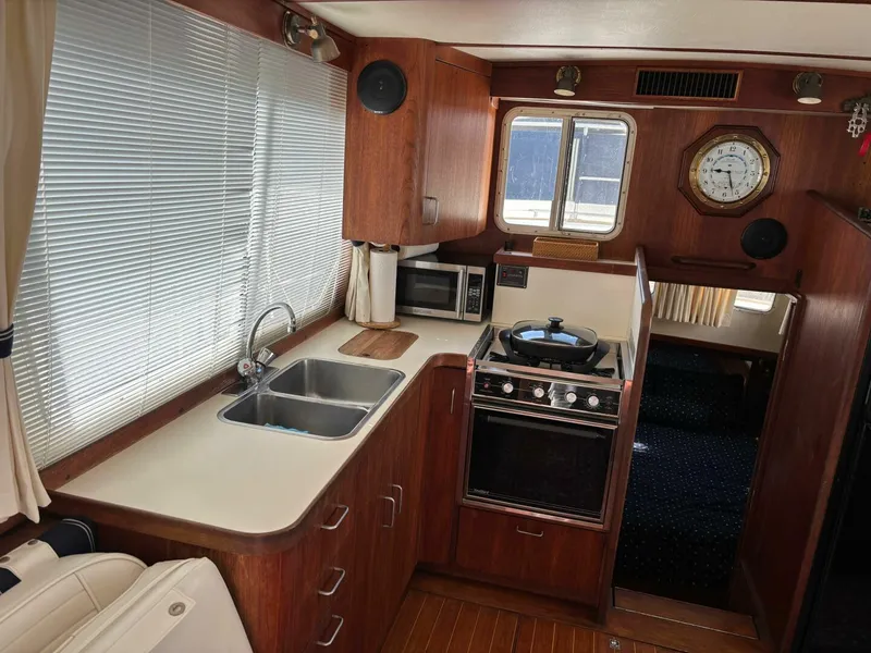 Slide: The Image of Sabreline 36 Fast Trawler 1989 - 5531635