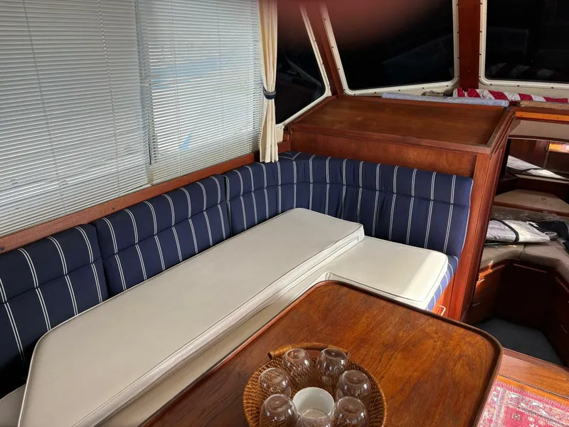 Slide: The Image of Sabreline 36 Fast Trawler 1989 - 5531639