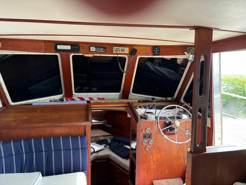 Slide: The Image of Sabreline 36 Fast Trawler 1989 - 5531641