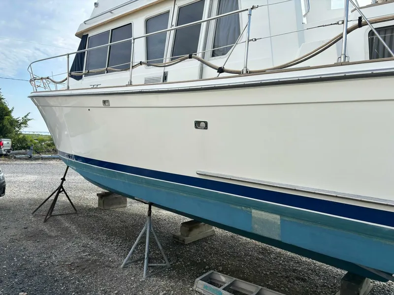 Slide: The Image of Sabreline 36 Fast Trawler 1989 - 5531617
