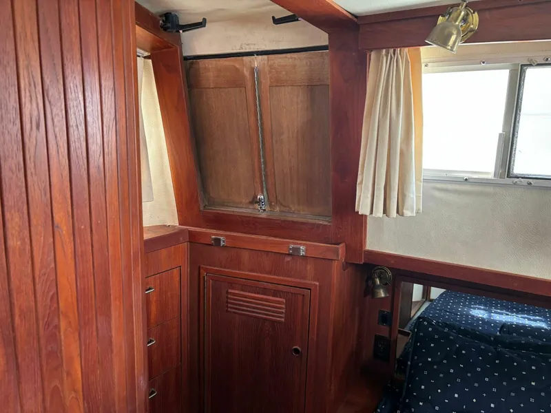 Slide: The Image of Sabreline 36 Fast Trawler 1989 - 5531657