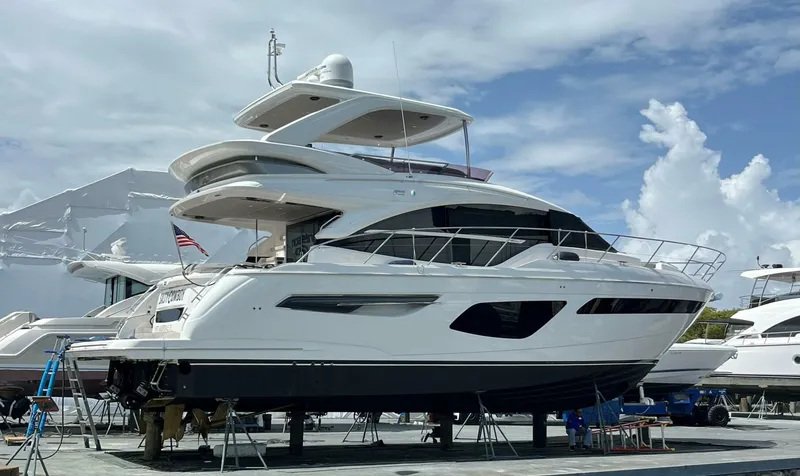 Slide: The Image of 2022 F55 Flybridge SALTY COWBOY - 5541458