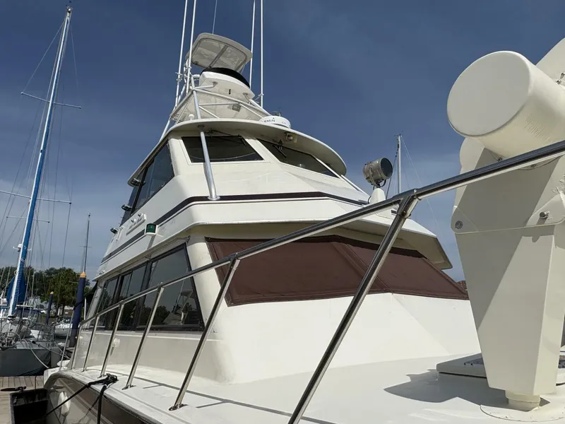 Slide: The Image of 1985 Hatteras 60 Enclosed Bridge - 5532052