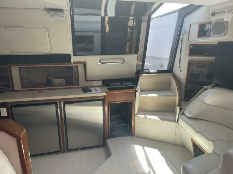 Slide: The Image of Sea Ray 460 Express Cruiser 1985 - 5532018