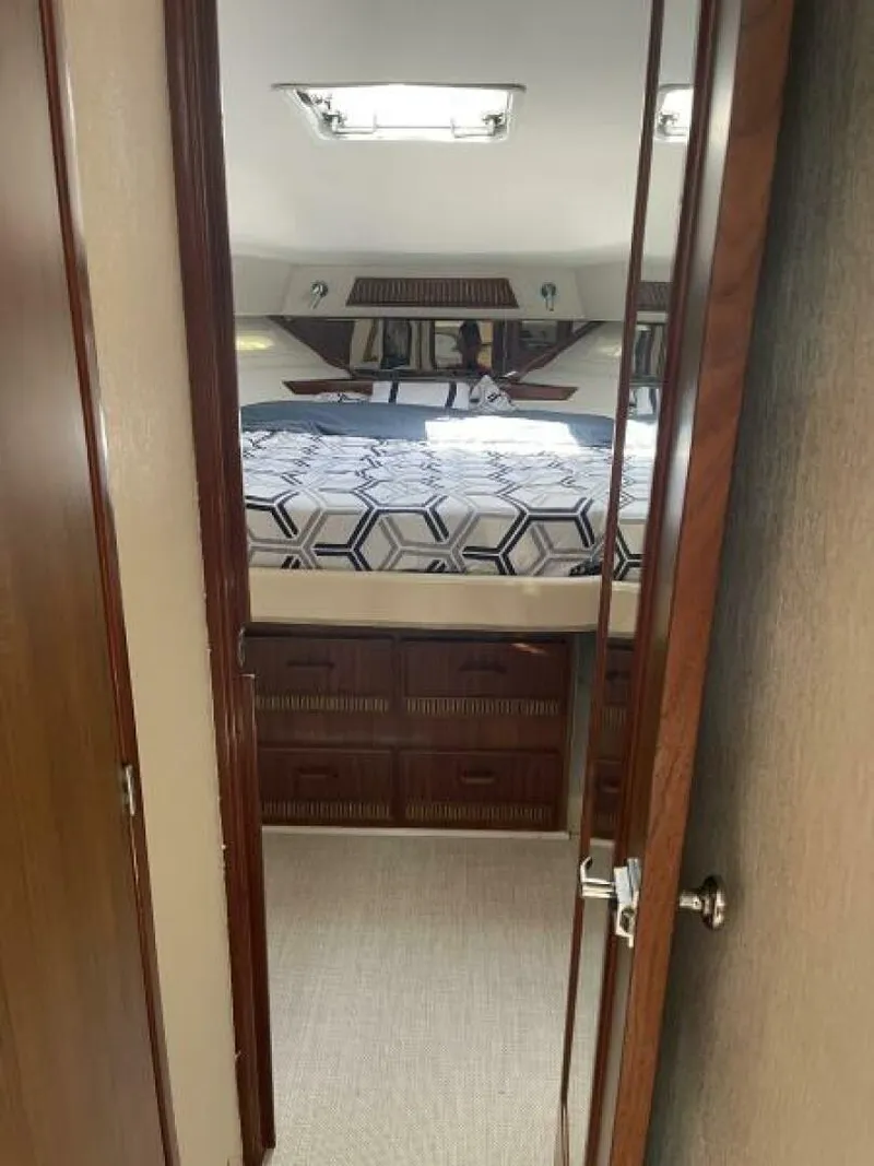 Slide: The Image of Sea Ray 460 Express Cruiser 1985 - 5532020