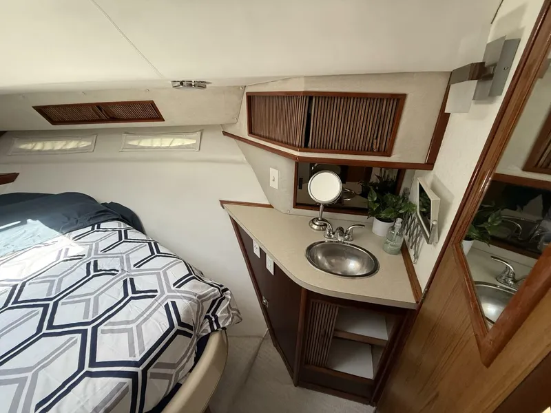 Slide: The Image of Sea Ray 460 Express Cruiser 1985 - 5532078