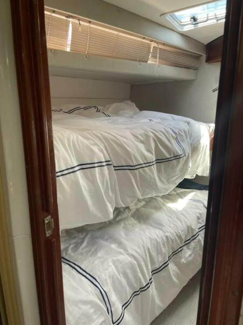 Slide: The Image of Sea Ray 460 Express Cruiser 1985 - 5532024