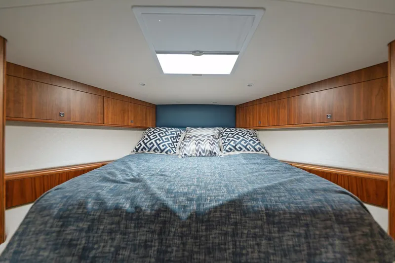 Slide: The Image of 2018 Hatteras GT45X Flybridge - 5532249