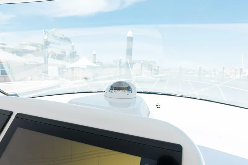 Slide: The Image of 2018 Hatteras GT45X Flybridge - 5532281