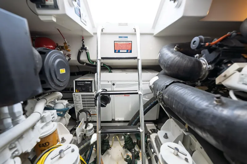 Slide: The Image of 2018 Hatteras GT45X Flybridge - 5532328