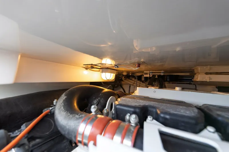 Slide: The Image of 2018 Hatteras GT45X Flybridge - 5532330