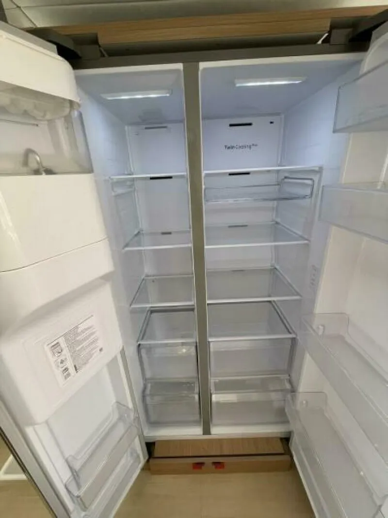 Slide: The Image of Bali 4.4 American Fridge 2 - 5532208