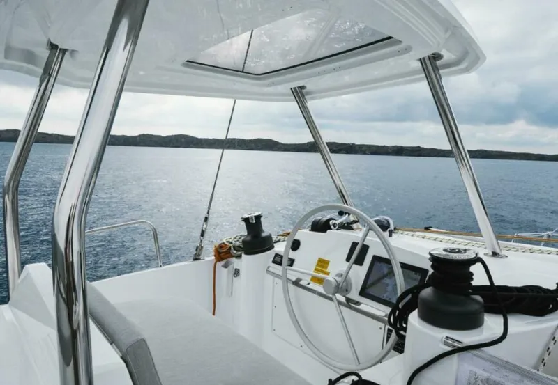 Slide: The Image of Bali 4.4 Flybridge Helm Station - 5532235