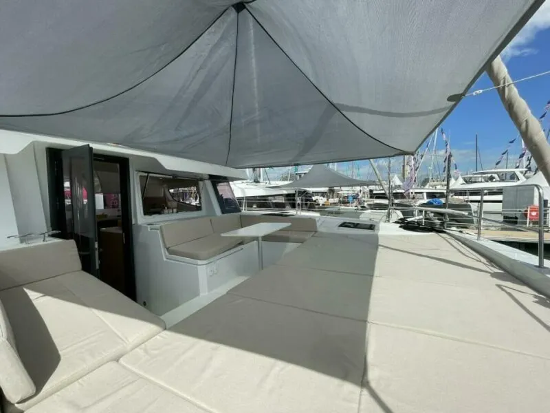Slide: The Image of Bali 4.4 Solid Foredeck Lounge 2 - 5532244