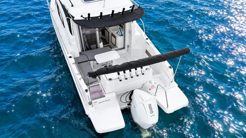 Slide: The Image of Beneteau Antares 8 V2 2024 - 18
