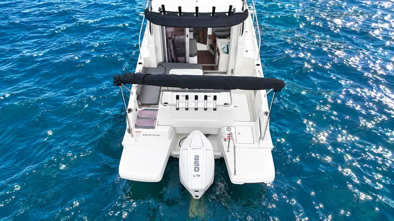Slide: The Image of Beneteau Antares 8 V2 2024 - 15