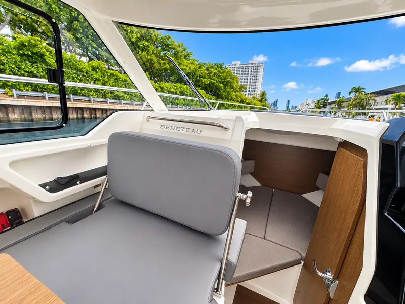 Slide: The Image of Beneteau Antares 8 V2 2024 - 24