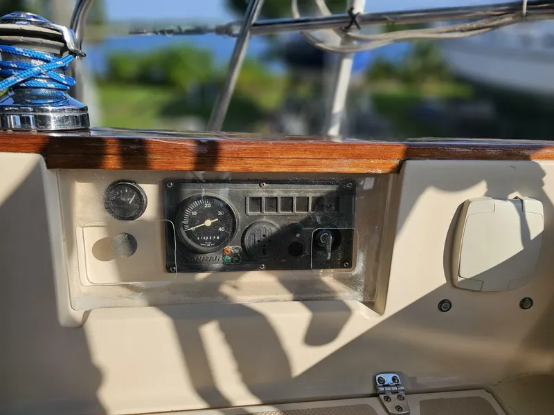 Slide: The Image of Island Packet 44 1994 - 5532387