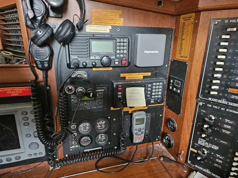 Slide: The Image of Island Packet 44 1994 - 5814018