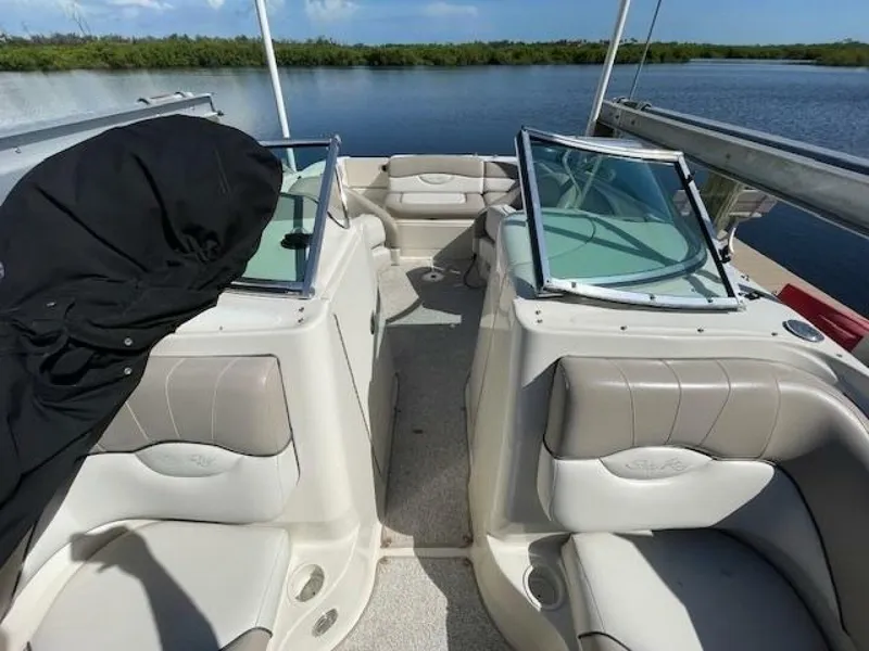 Slide: The Image of Sea Ray 220 Sundeck 2003 - 5650880