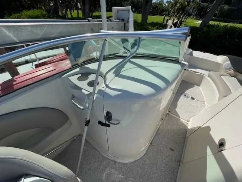 Slide: The Image of Sea Ray 220 Sundeck 2003 - 5650886